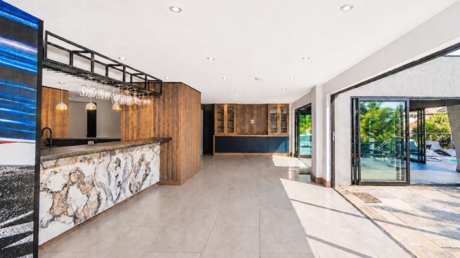 8 Bedroom Property for Sale in Birdwood Estate North West